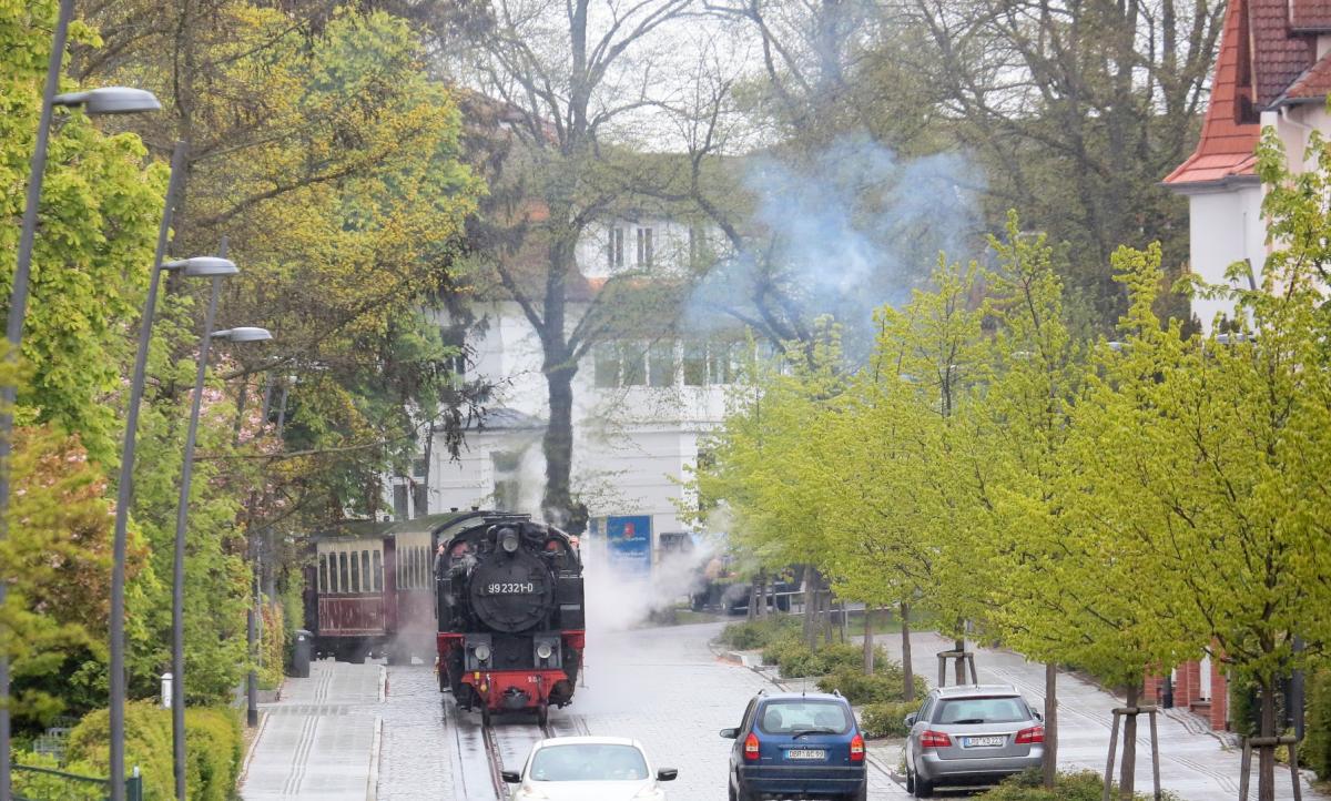 In Bad Doberan wird der Molli zur Straßenbahn